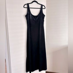 Dress black / maxi length / size 10 to 18 large